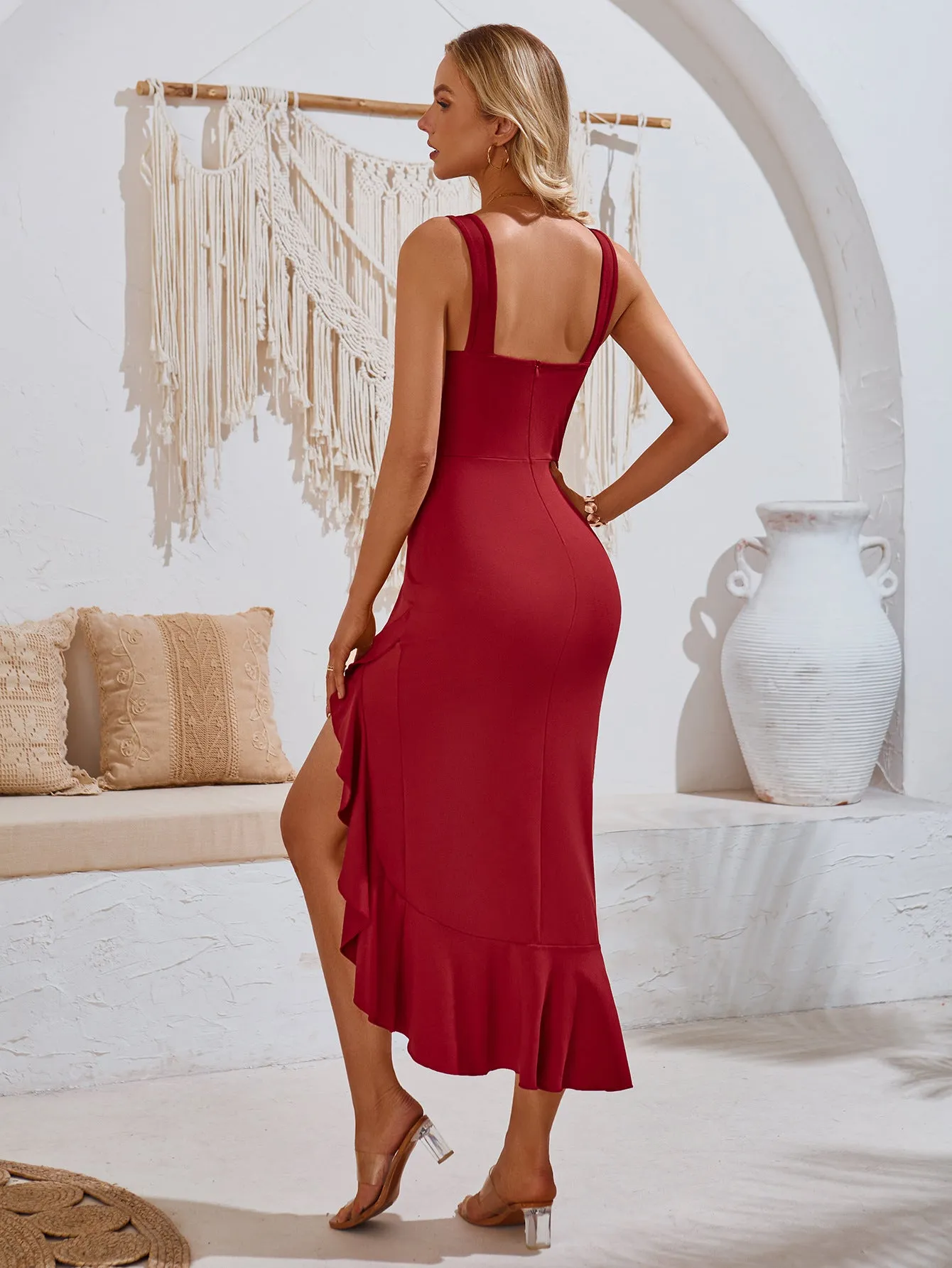Chic Sleeveless V-Neck Ruffle Hem Dress